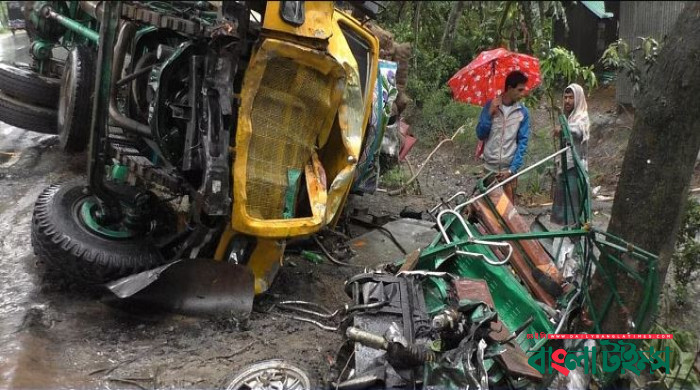 4 killed in pickup-auto rickshaw collision in Jhenidah